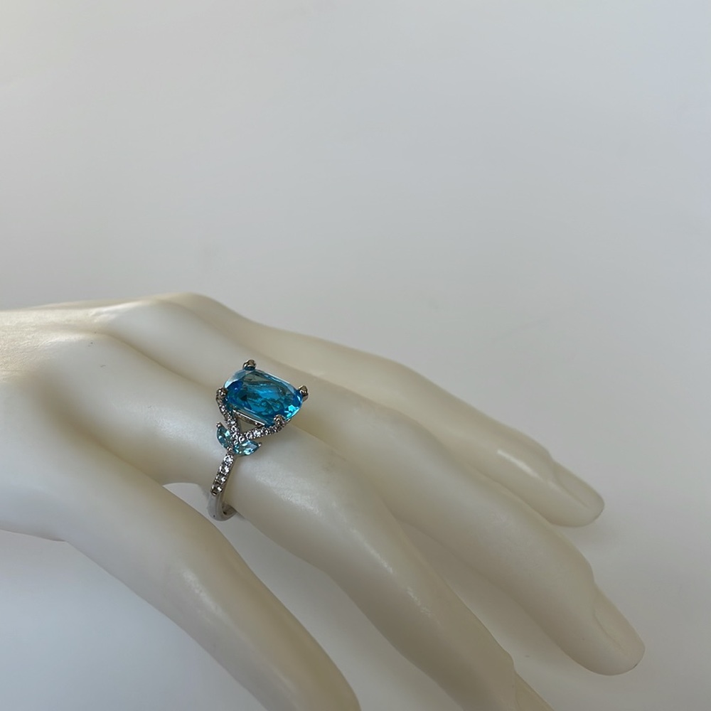 NWOT Blue Topaz Ring 5 ct. t.w. & White Topaz 1/4 ct. - Picture 7 of 11